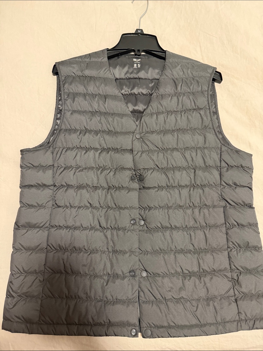 Uniqlo Men's Quilted Puffer Vest in Gray